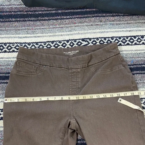 Chico's Sz 0.5 Bundle of 2 Black Brown Pull On Jegging Skinny Stretch Jeans 6R - Picture 9 of 10